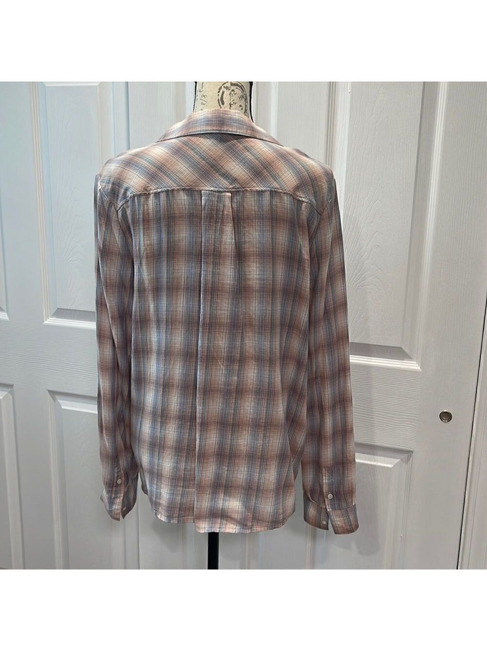JOIE JERRIE BUTTON DOWN. DUSTY PINK. - Picture 5 of 10